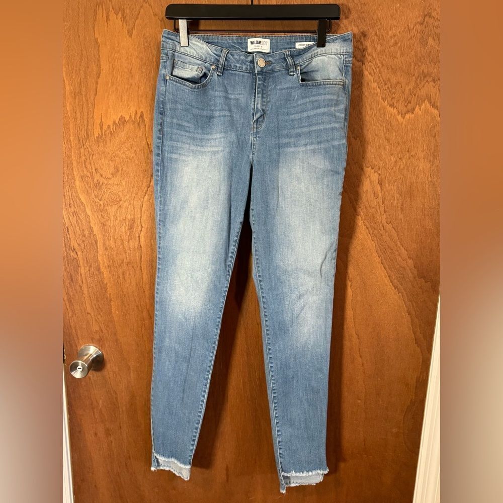 William Rast Perfect Skinny cut/distressed hem size 31